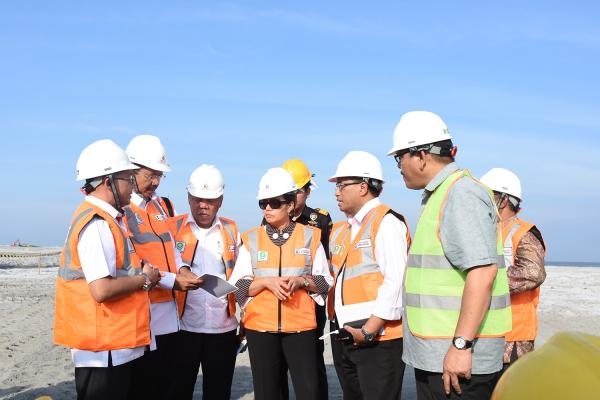 Diskusi di Lokasi Reklamasi Pelabuhan Belawan, Gubsu Sampaikan Apresiasi Perhatian Pusat ke Sumut